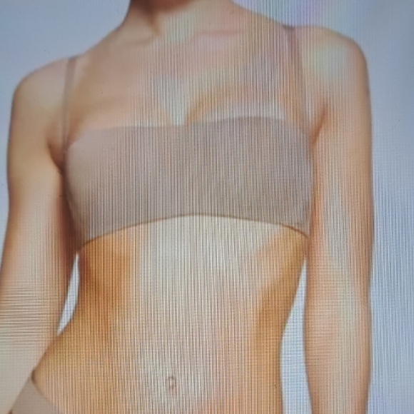 32DDD    SKIMS BODY WIRELESS STRAPLESS BRA - Picture 1 of 7